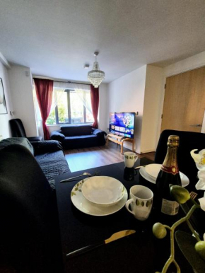 Explore London: 2 Bedroom House in Wood Green